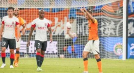 [英超]赛季首胜 水晶宫客场完胜维拉