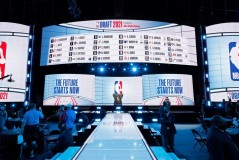 NBA费城76人队签下湖人旧将马利克-威廉姆斯，增强锋线实力